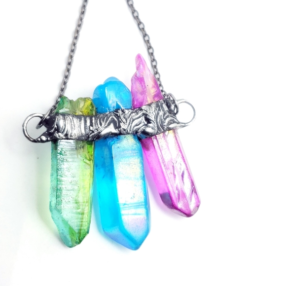 Rainbow aura quartz crystal necklace - Picture 6 of 8